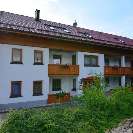 Geraeumige In Stocking In Waldnaehe *